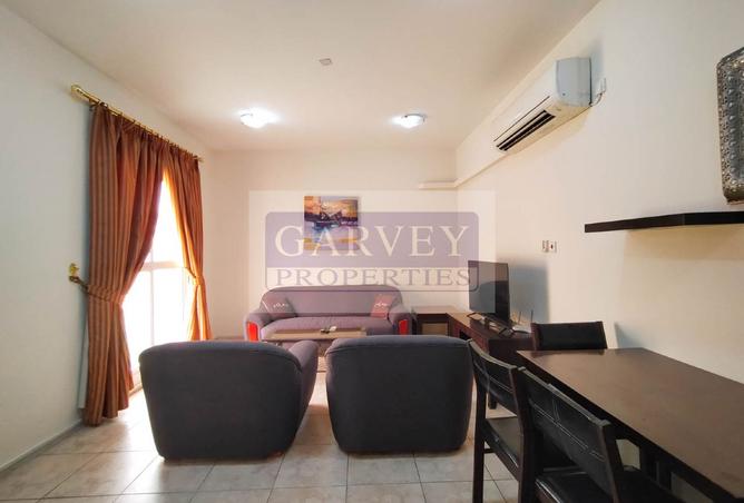 932307 - Property Image 2