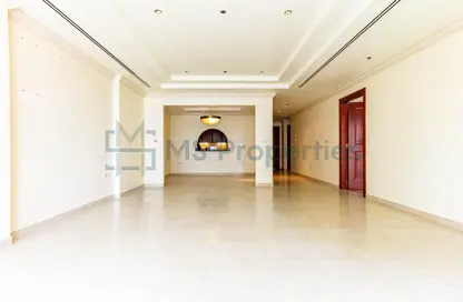 Apartment - 1 Bedroom - 2 Bathrooms for rent in West Porto Drive - Porto Arabia - The Pearl Island - Doha
