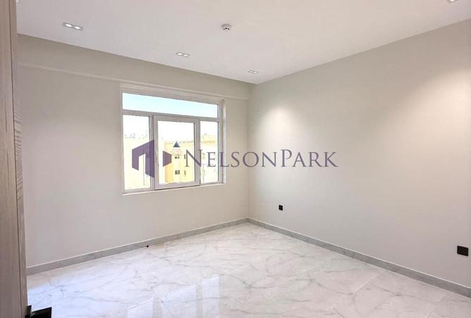 998044 - Property Image 2