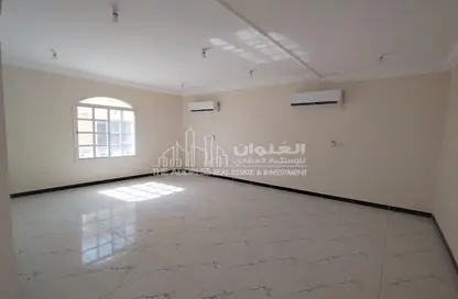 Villa - 5 Bedrooms - 4 Bathrooms for rent in Ain Khaled Villas - Ain Khaled - Doha