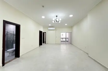 Apartment - 2 Bedrooms - 2 Bathrooms for rent in Al Mansoura - Al Mansoura - Doha