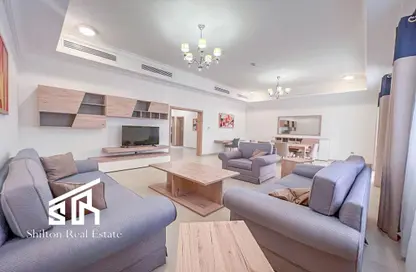Living Room image for: Villa - 3 Bedrooms - 4 Bathrooms for rent in Wadi Al Markh - Muraikh - AlMuraikh - Doha, Image 1