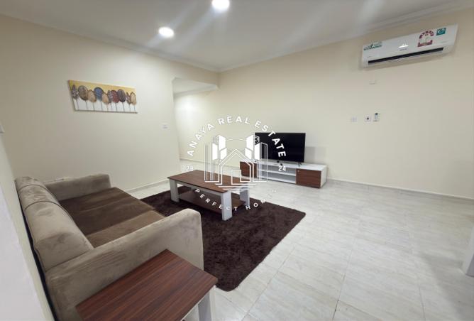 990899 - Property Image 2