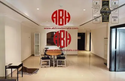 Apartment - 1 Bedroom - 2 Bathrooms for rent in Piazza Arabia - Porto Arabia - The Pearl Island - Doha