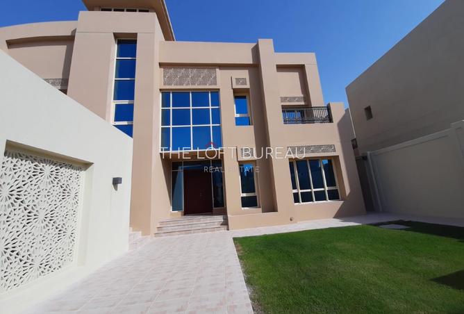 883767 - Property Main Image