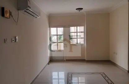 شقة - غرفة نوم - 1 حمام للايجار في شارع ابن الهيثم - فريج عبد العزيز - الدوحة