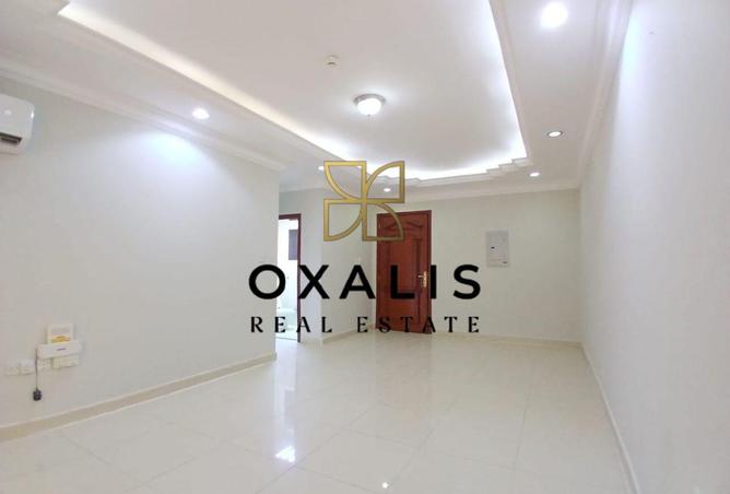 987762 - Property Image 3