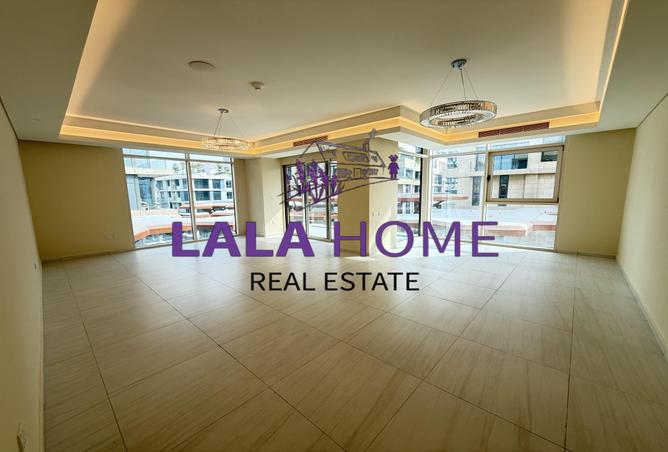 916492 - Property Image 2