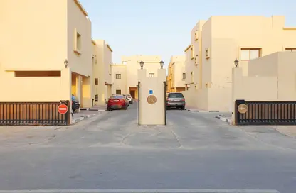 Apartment - 2 Bedrooms - 2 Bathrooms for rent in Umm Salal Ali - Umm Salal Ali - Doha