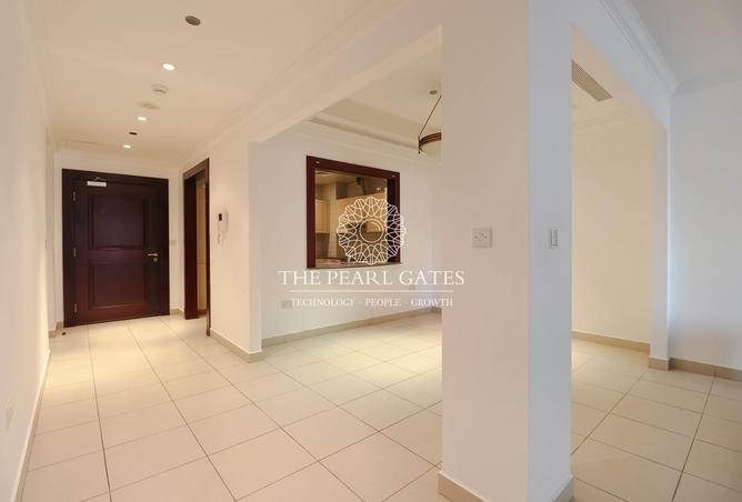 903233 - Property Image 3