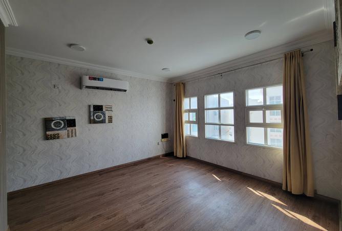 992270 - Property Image 2