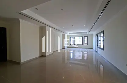 شقة - 2 غرف نوم - 2 حمامات للايجار في طريق بورتو الشرقي - بورتو أرابيا - جزيرة اللؤلؤة - الدوحة