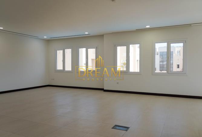 883586 - Property Image 3
