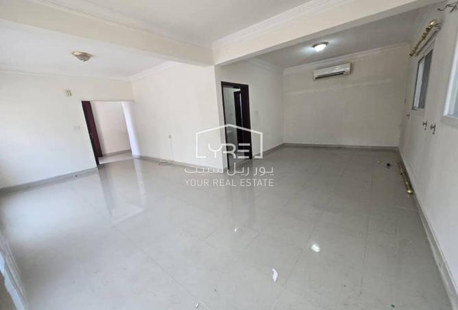 979848 - Property Image 3