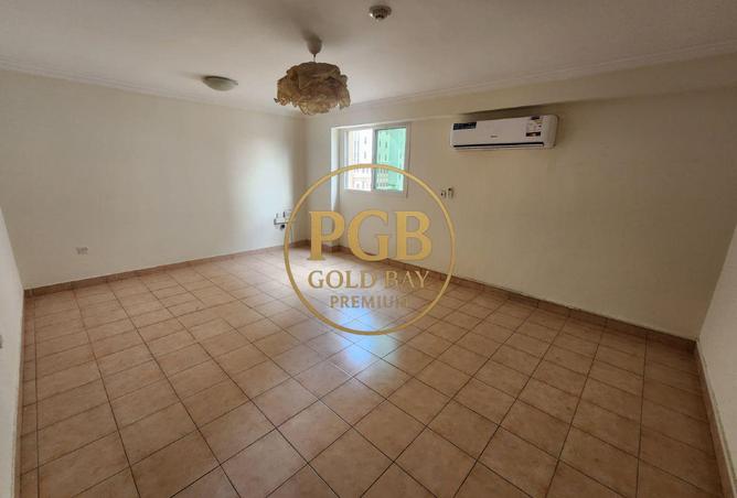 994167 - Property Image 2