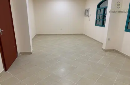 Apartment - 2 Bedrooms - 2 Bathrooms for rent in Al Mansoura - Al Mansoura - Doha