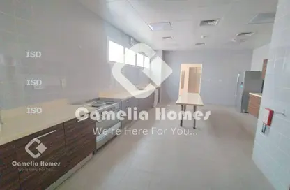 فيلا - 3 غرف نوم - 4 حمامات للايجار في شارع ام السنيم - عين خالد - الدوحة