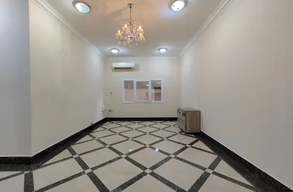 Apartment - 2 Bedrooms - 2 Bathrooms for rent in Al Muntazah Street - Al Muntazah - Doha