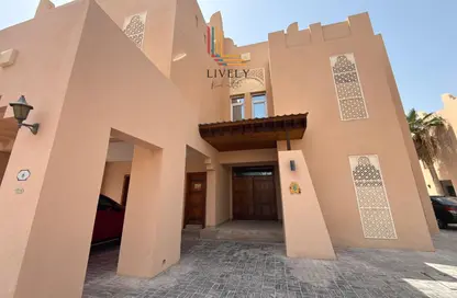 فيلا - 4 غرف نوم - 5 حمامات للايجار في فلل واست باي لاغون - وست باي لاجون - بحيرة وست لاجون - الدوحة