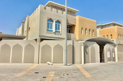 Villa - 6 Bedrooms - 7 Bathrooms for rent in Izghawa - Izghawa - Doha