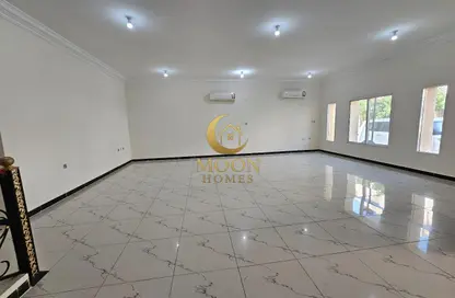 Apartment - 5 Bedrooms - 4 Bathrooms for rent in Ain Khaled Villas - Ain Khaled - Doha Apartment - 5 Bedrooms - 4 Bathrooms for rent in Ain Khaled Villas - Ain Khaled - Doha