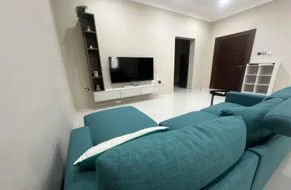 Apartment - 1 Bathroom for rent in Al Dafna - Doha