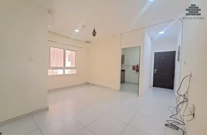 Apartment - 2 Bedrooms - 1 Bathroom for rent in Al Nasr Street - Al Nasr - Doha