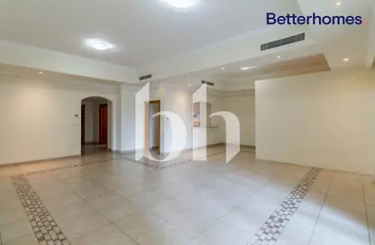 Apartment - 2 Bedrooms - 3 Bathrooms for sale in West Porto Drive - Porto Arabia - The Pearl Island - Doha