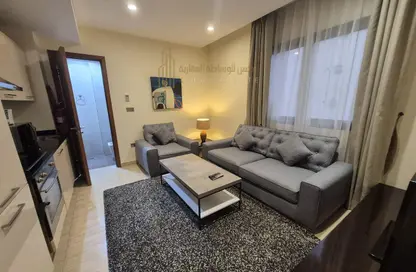 Apartment - 1 Bedroom - 2 Bathrooms for rent in Anas Street - Fereej Bin Mahmoud North - Fereej Bin Mahmoud - Doha