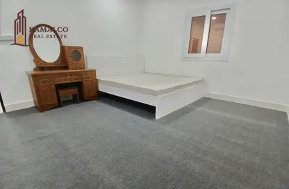 Apartment - Studio - 1 Bathroom for rent in Umm Ghuwailina - Doha