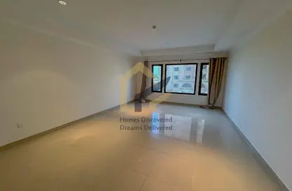 Apartment - 1 Bedroom - 2 Bathrooms for rent in Porto Arabia - The Pearl Island - Doha
