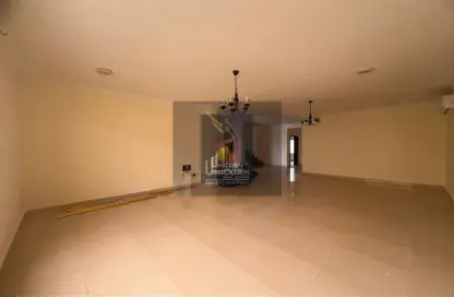 مجمع سكني - 5 غرف نوم - 5 حمامات للايجار في الريان القديمة - الريان - الدوحة