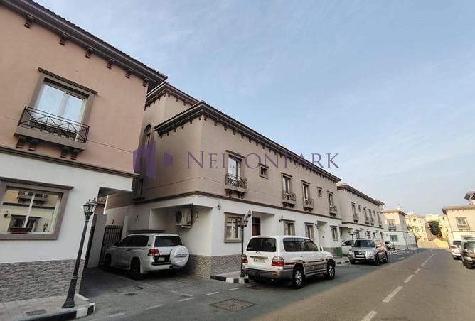 978683 - Property Image 2