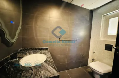 Bathroom image for: Apartment - 1 Bedroom - 2 Bathrooms for rent in Viva West - Viva Bahriyah - The Pearl Island - Doha, Image 1
