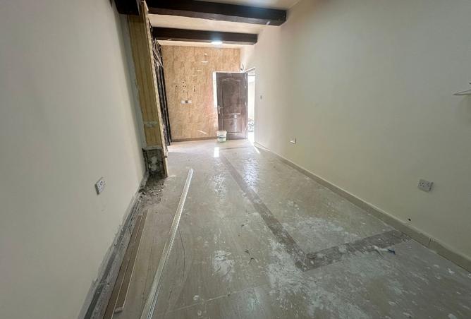 988525 - Property Image 2