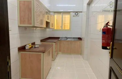Apartment - 2 Bedrooms - 2 Bathrooms for rent in Al Aqaria Tower - Old Salata - Salata - Doha