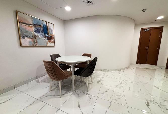 989449 - Property Image 3