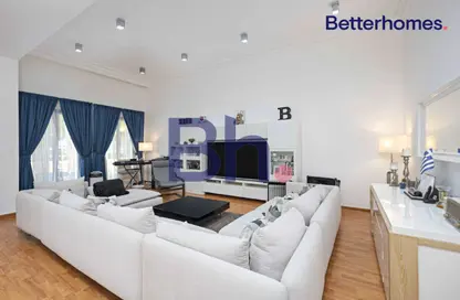 Apartment - 2 Bedrooms - 4 Bathrooms for sale in Chateau - Qanat Quartier - The Pearl Island - Doha