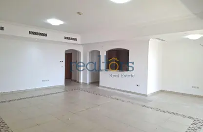 Apartment - 2 Bedrooms - 3 Bathrooms for rent in Jumanah Tower 29 - Porto Arabia - The Pearl Island - Doha
