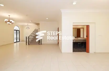 Villa - 3 Bedrooms - 3 Bathrooms for rent in Wadi Al Shaheeniya Street - Ain Khaled - Doha