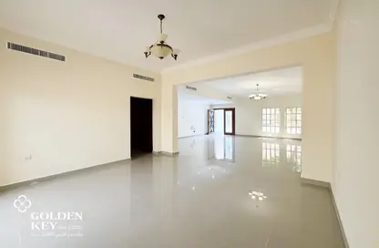Villa - 4 Bedrooms - 5 Bathrooms for rent in Ain Khaled - Ain Khaled - Doha