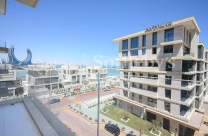 Apartment - 2 Bedrooms - 3 Bathrooms for rent in Gewan Island - The Pearl Island - Doha