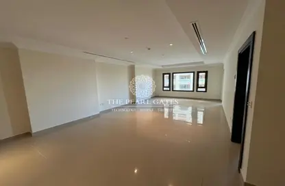 Apartment - 1 Bedroom - 2 Bathrooms for rent in East Porto Drive - Porto Arabia - The Pearl Island - Doha