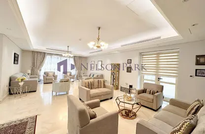 Villa - 6 Bedrooms - 7+ Bathrooms for sale in The Pearl Island - Doha