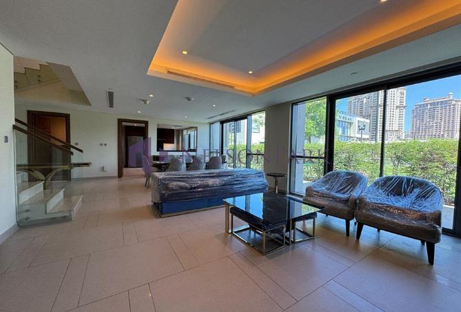 956588 - Property Image 3