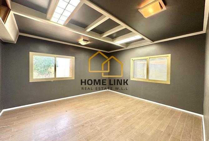 978284 - Property Image 2