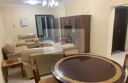 Living / Dining Room image for: Apartment - 1 Bedroom - 2 Bathrooms for rent in Anas Street - Fereej Bin Mahmoud North - Fereej Bin Mahmoud - Doha, Image 1