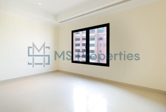 968049 - Property Image 3