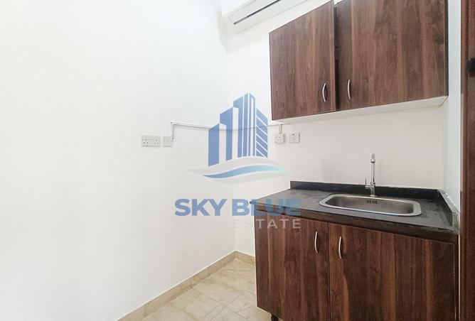 908467 - Property Image 2
