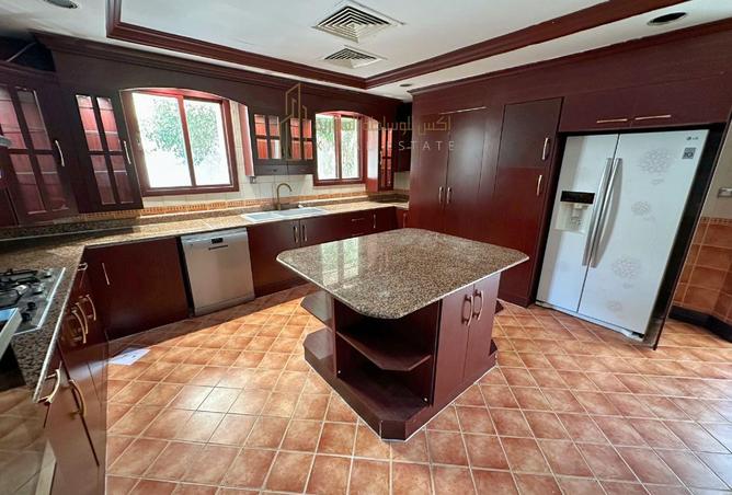 905837 - Property Image 3